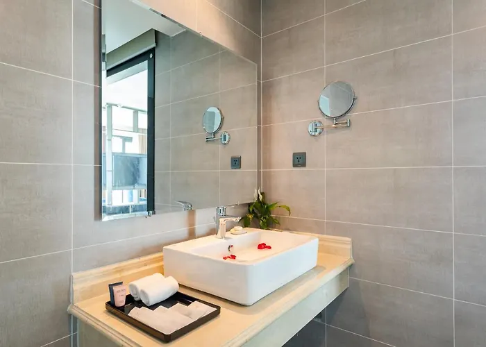 Muong Thanh Grand Bai Chay Hotel