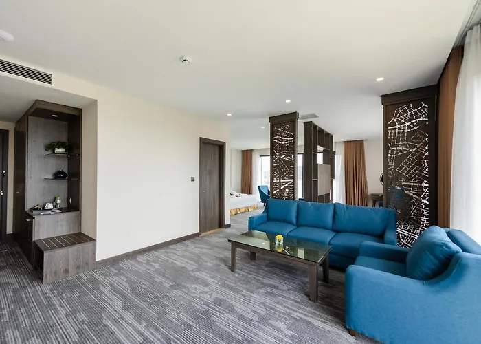 Hotel Muong Thanh Grand Bai Chay 4*