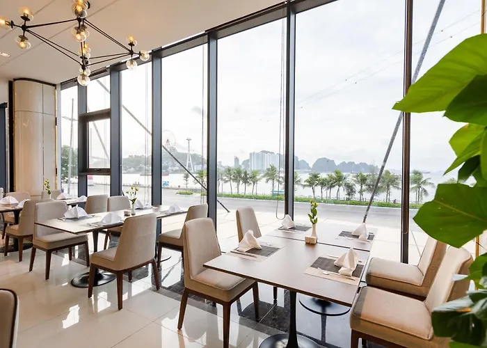 Muong Thanh Grand Bai Chay Hotel 4*