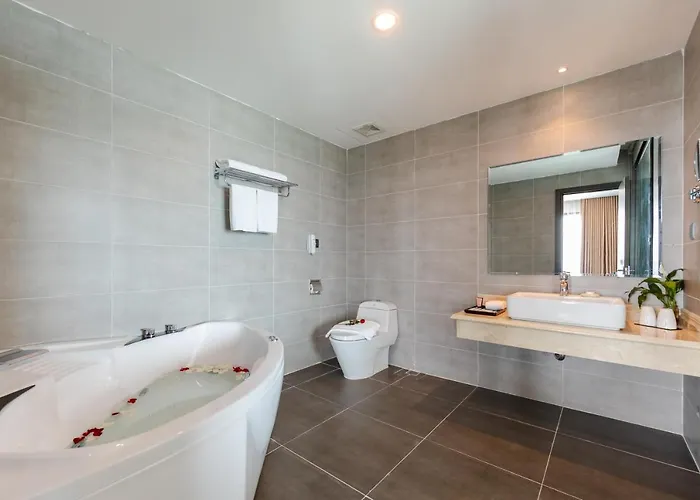 Hotel Muong Thanh Grand Bai Chay Hạ Long