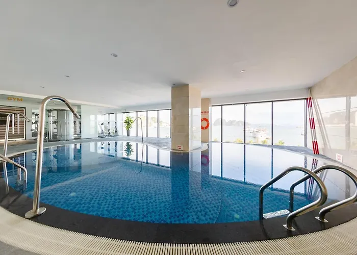 Muong Thanh Grand Bai Chay Hotel 4*